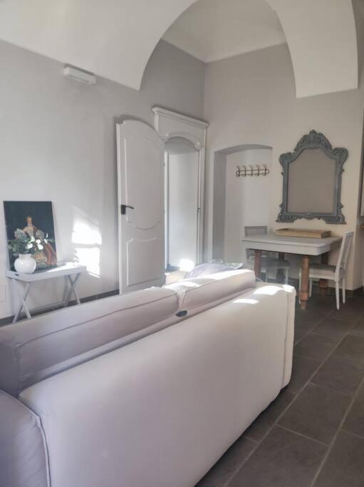 The Grey House Apartment *